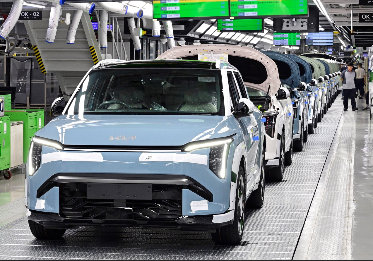 4.Kia EVO光明工廠以嶄新的自動化產線設施，大規模投入生產全新The Kia EV3。.jpg