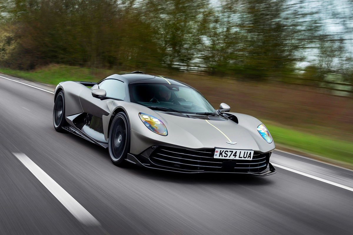 Aston Martin Valhalla_05.jpg