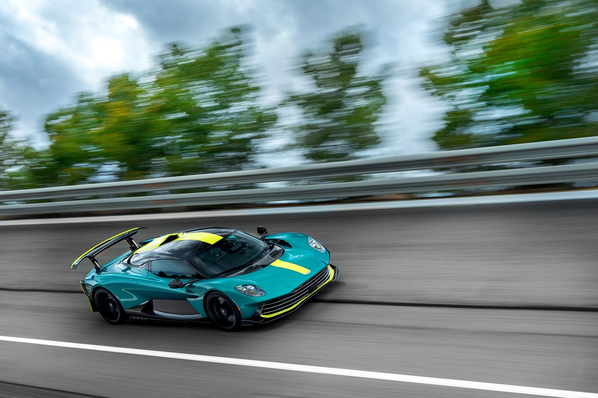 Aston Martin Valhalla_06.jpg