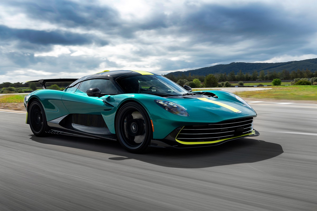 Aston Martin Valhalla_12.jpg