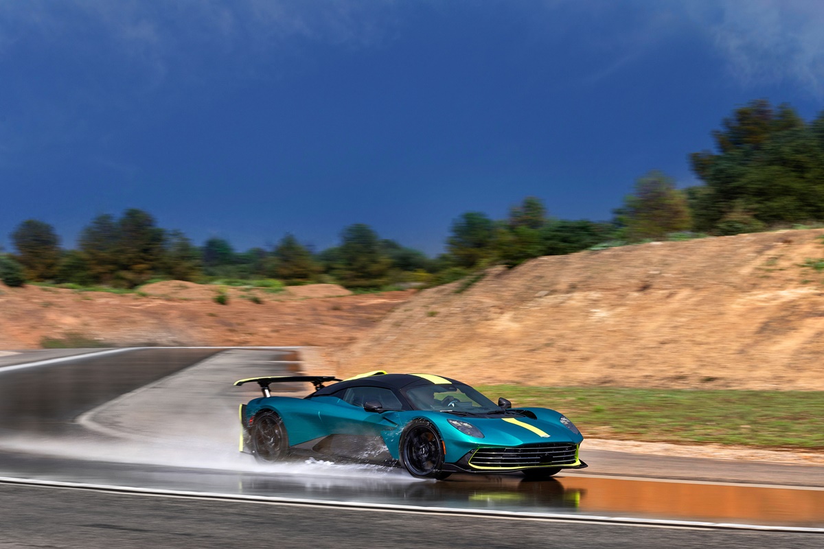 Aston Martin Valhalla_15.jpg
