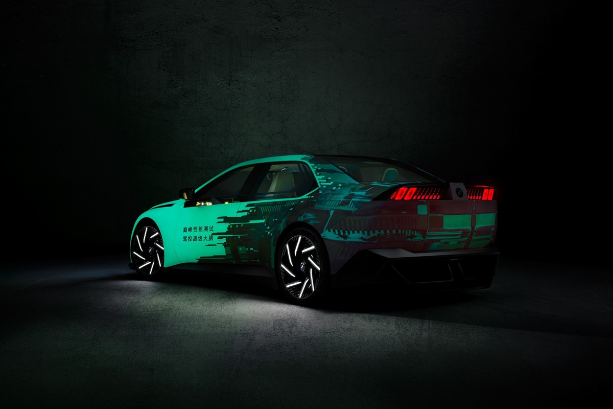 P90595359_lowRes_bmw-vision-driving-e.jpg