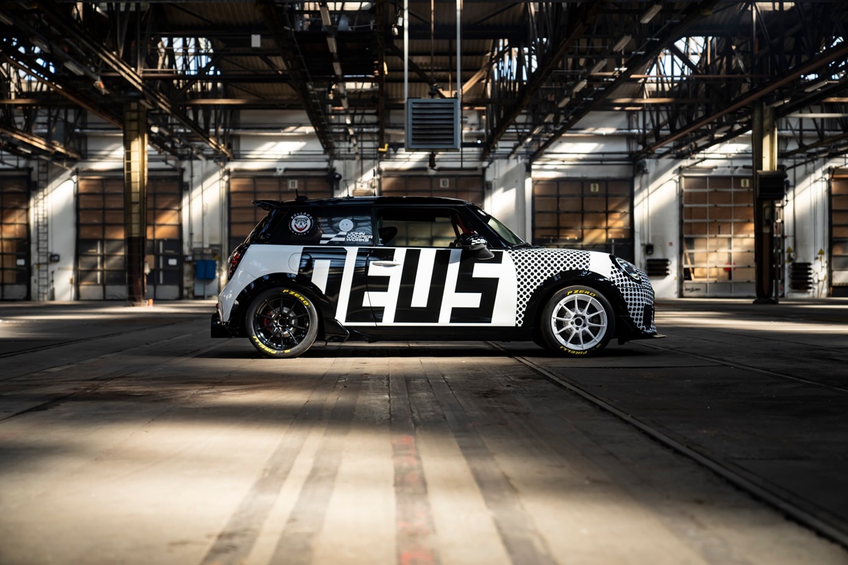 P90594614_lowRes_mini-john-cooper-wor.jpg