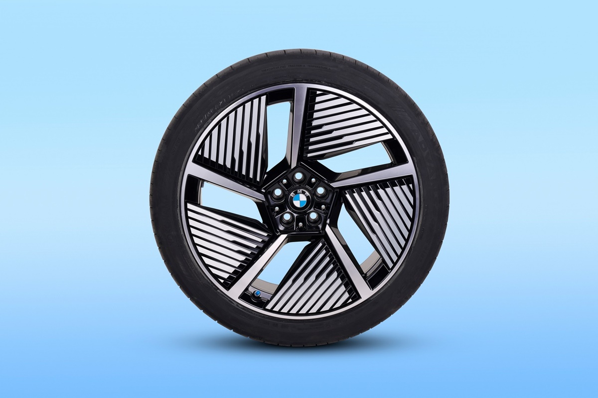 P90612021_lowRes_bmw-ix3-sustainabili.jpg