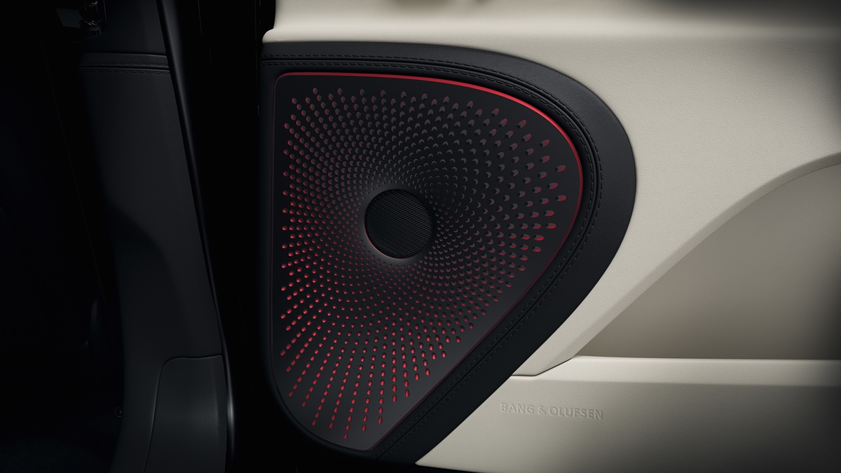 16 -PCG Interior Features -B&O Speaker-Pillarbox Red.jpg