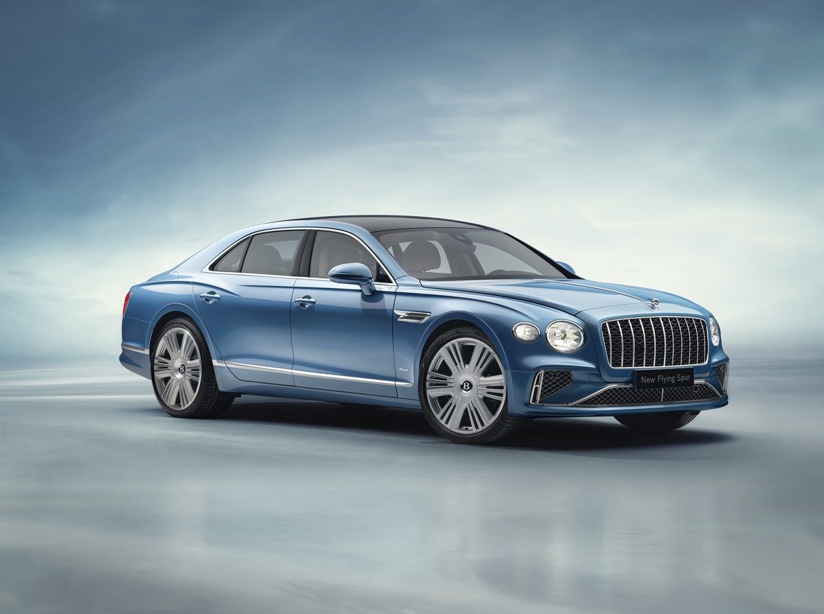 Flying Spur Azure_1.jpg