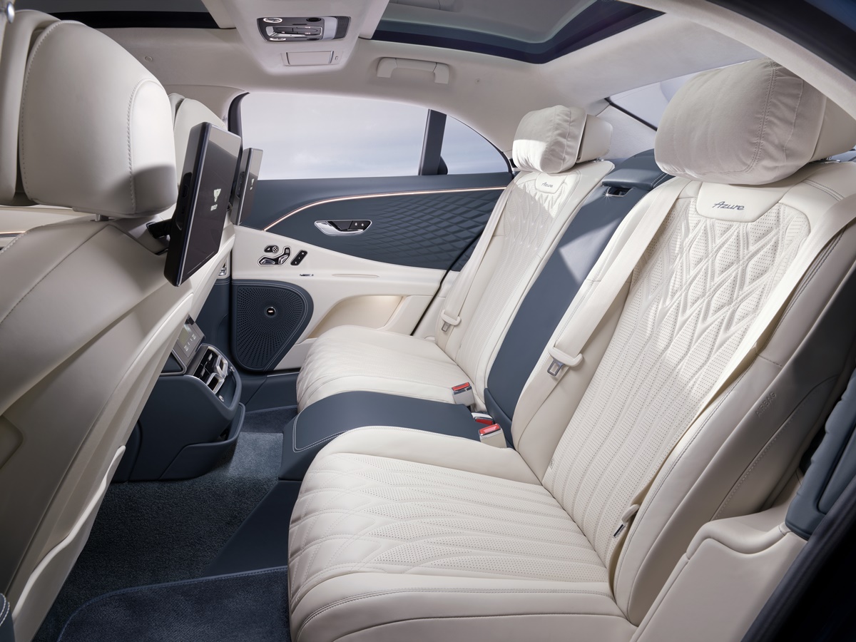 Flying Spur Azure_3.jpg