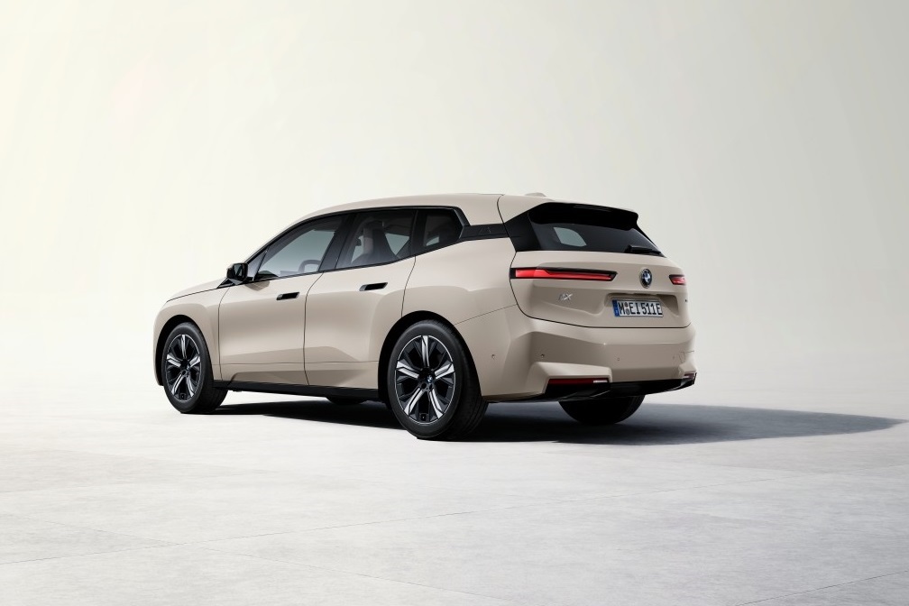 P90585029_lowRes_the-new-bmw-ix-xdriv.jpg
