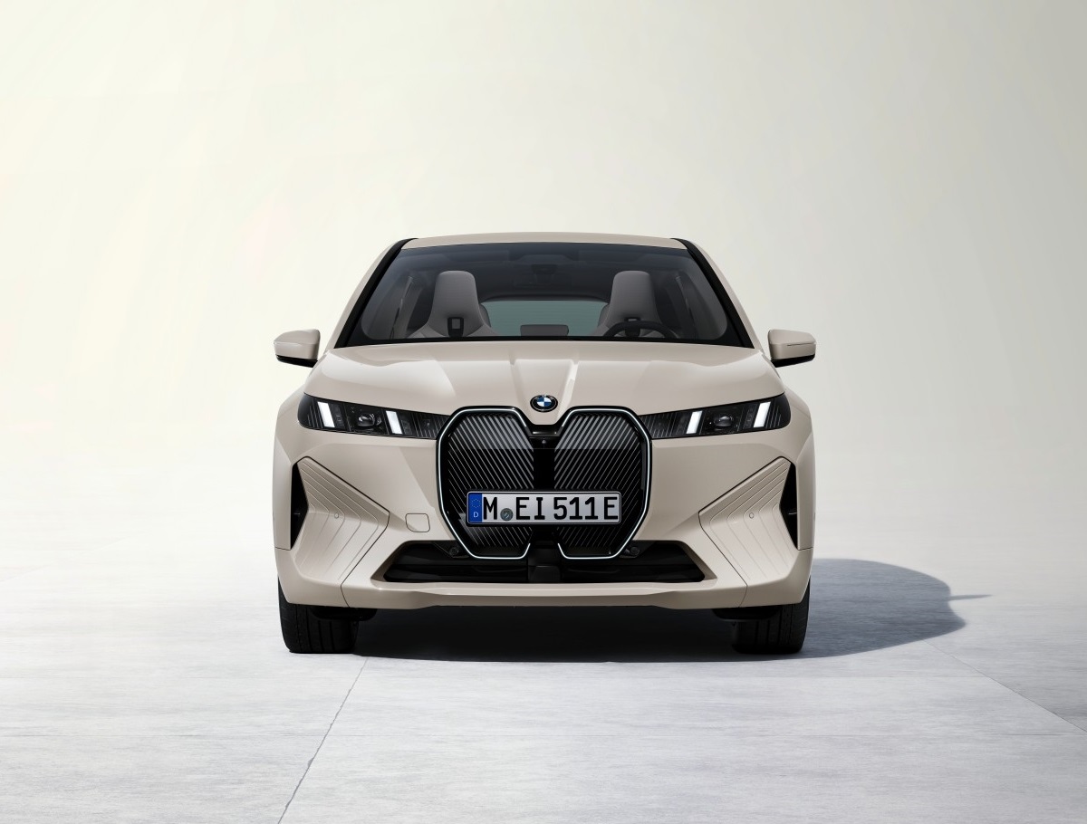 P90585030_lowRes_the-new-bmw-ix-xdriv.jpg