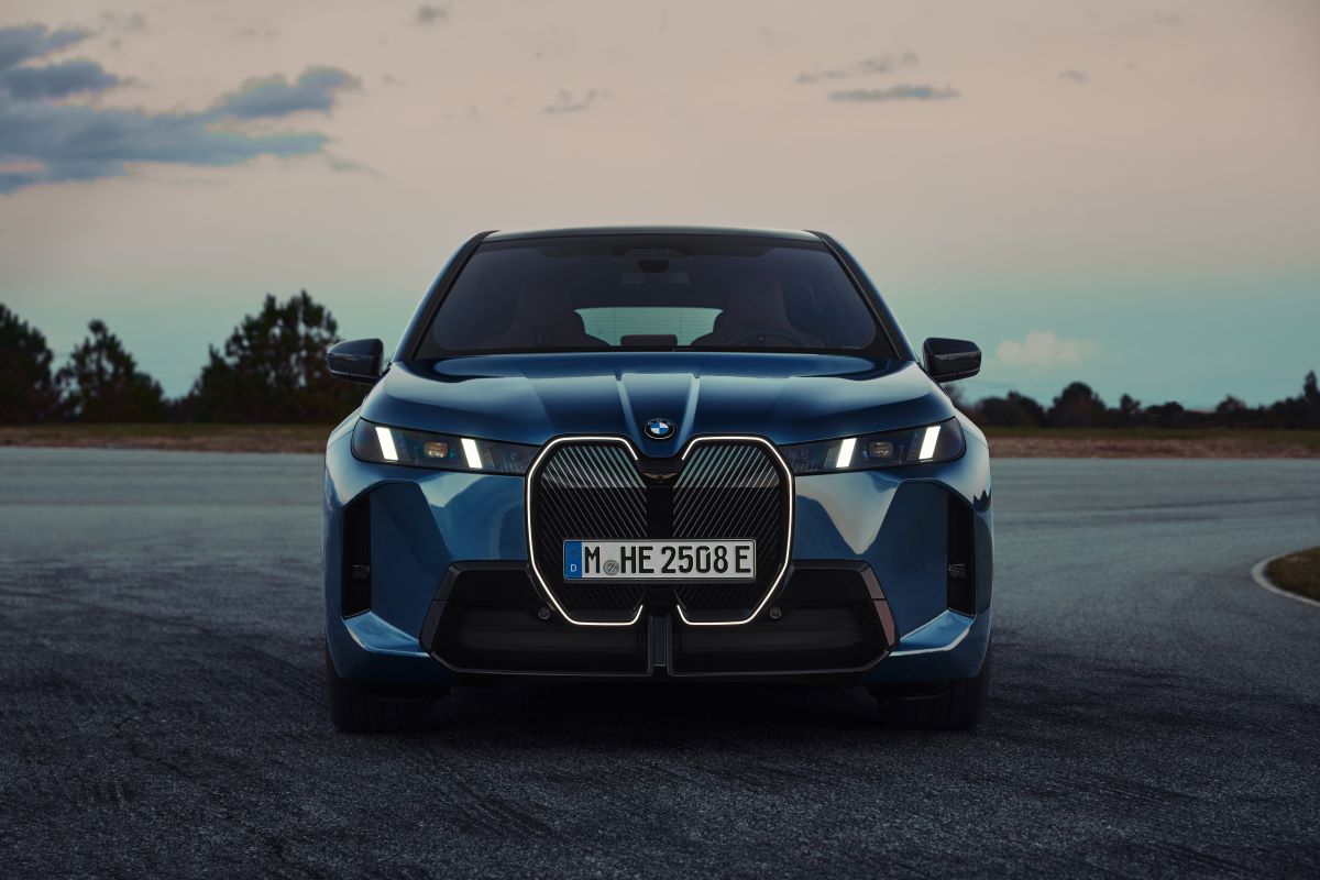 P90585146_highRes_the-new-bmw-ix-xdriv.jpg
