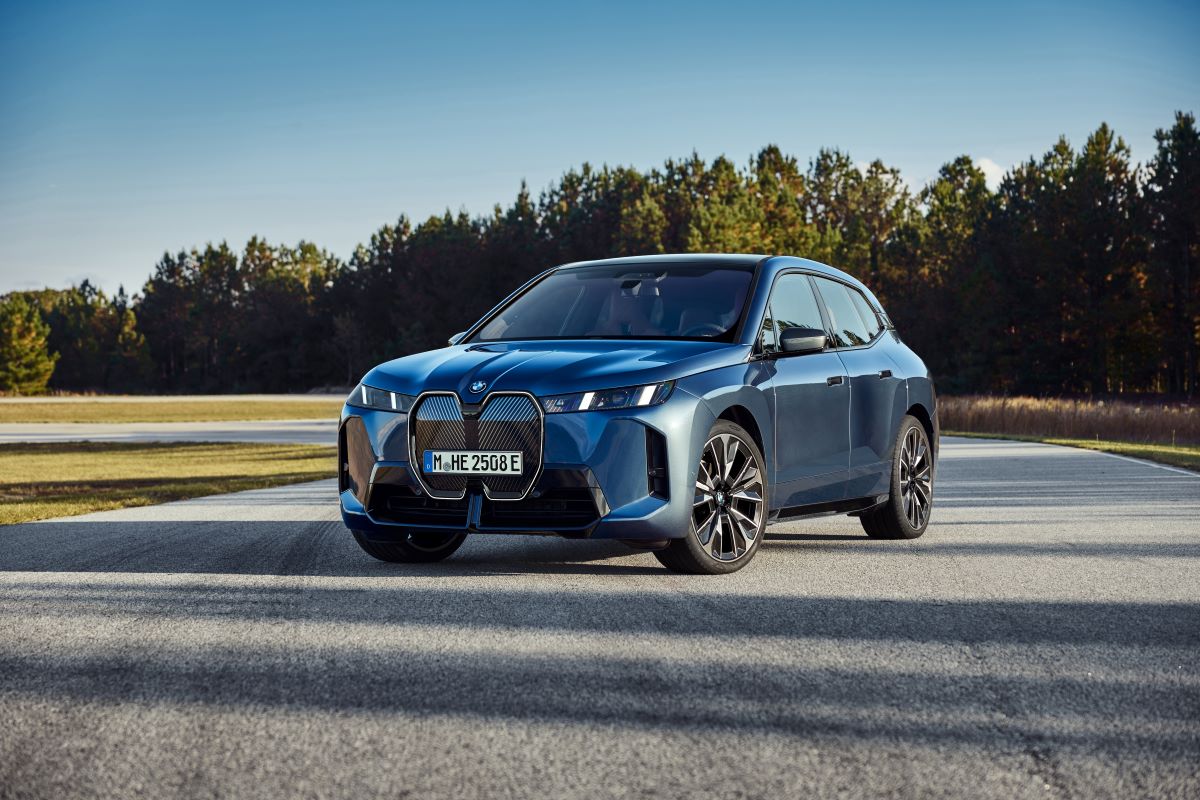 P90585151_highRes_the-new-bmw-ix-xdriv.jpg