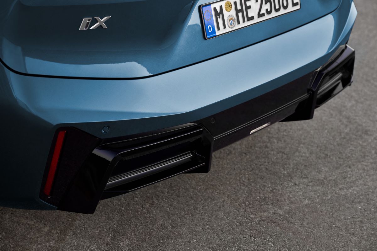 P90585168_highRes_the-new-bmw-ix-xdriv.jpg
