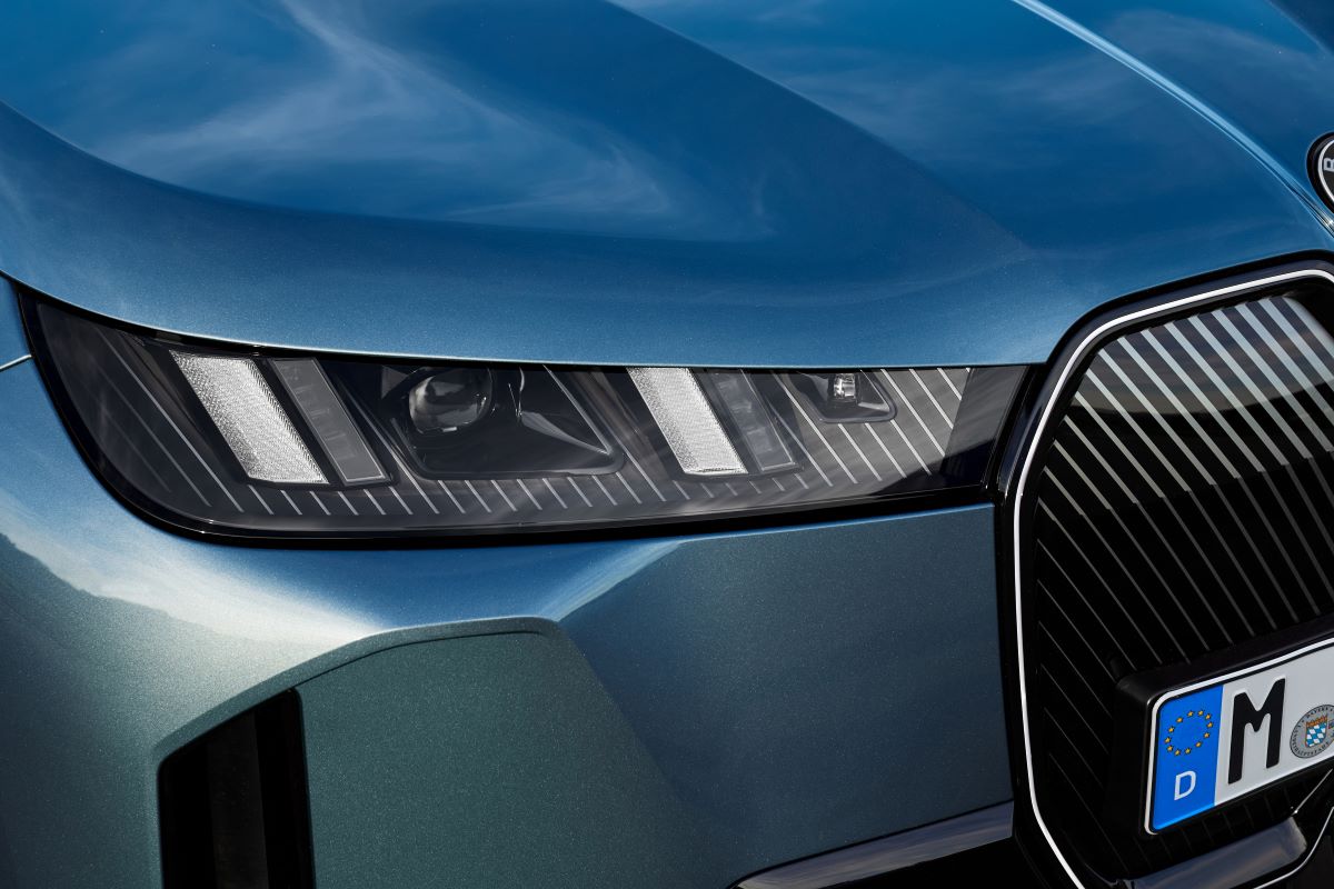 P90585169_highRes_the-new-bmw-ix-xdriv.jpg