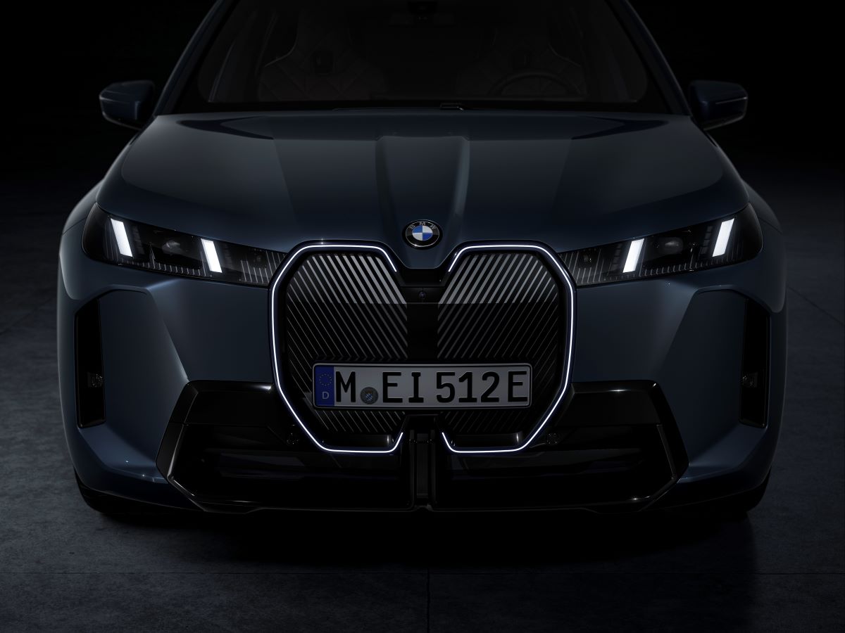 P90585183_highRes_the-new-bmw-ix-xdriv.jpg