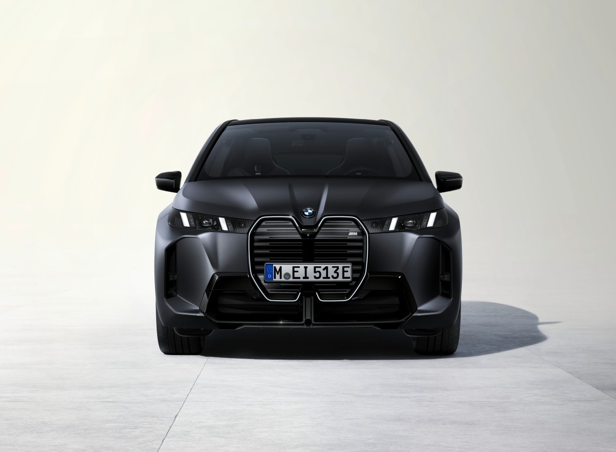 P90585194_lowRes_the-new-bmw-ix-m70-x.jpg