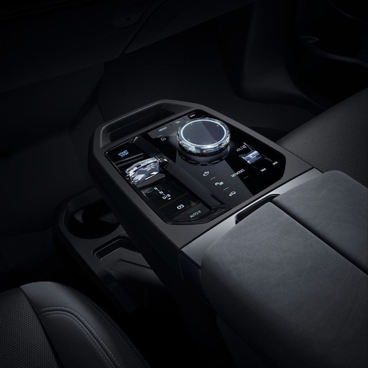 P90585202_lowRes_the-new-bmw-ix-m70-x.jpg