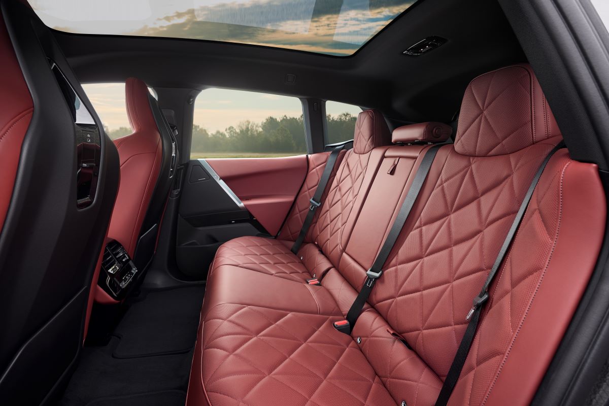 P90585344_highRes_the-new-bmw-ix-xdriv.jpg