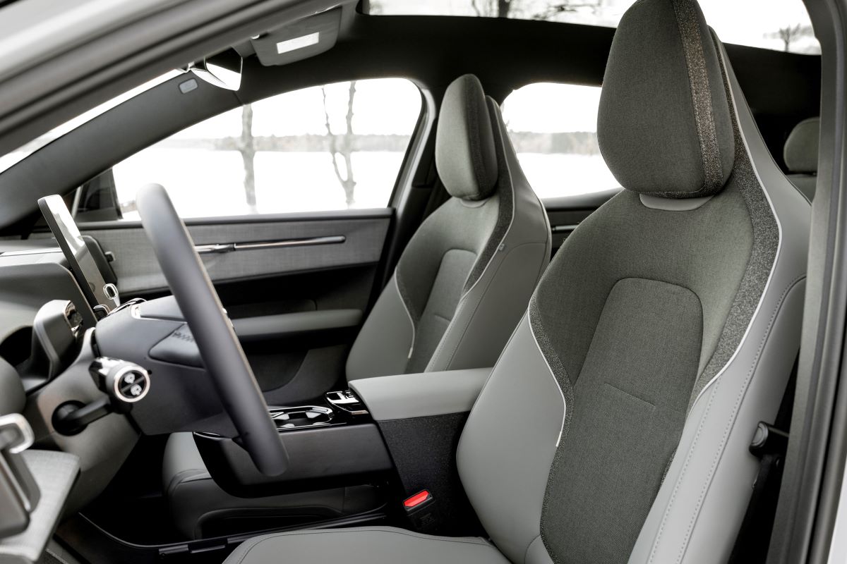 339606_Volvo_EX30_Cross_Country_interior.jpg