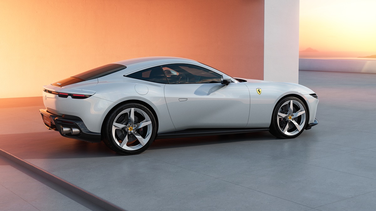NewFerrari_white_16_9__6.jpg