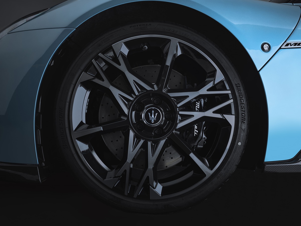 (05)_Maserati MCPURA CIELO.jpg