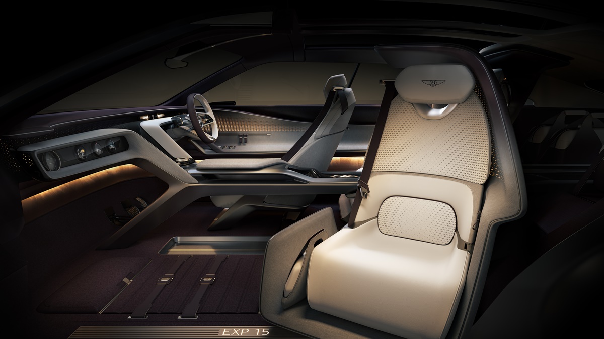25 - EXP 15 Interior.jpg