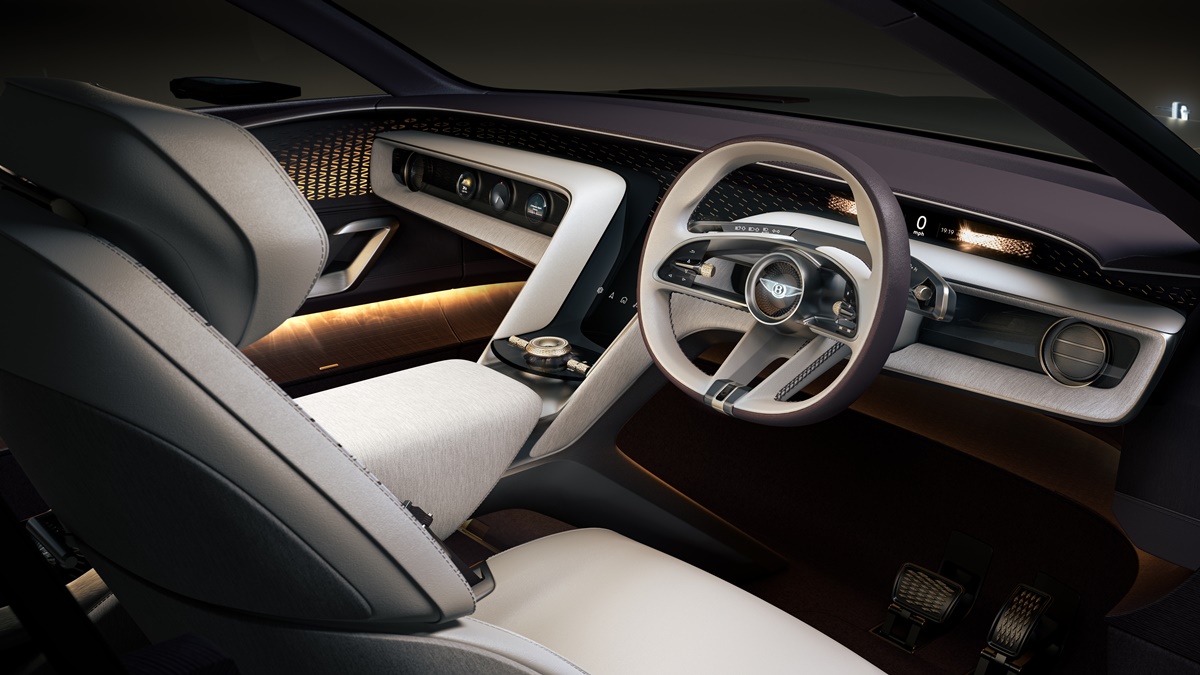 28 - EXP 15 Interior.jpg