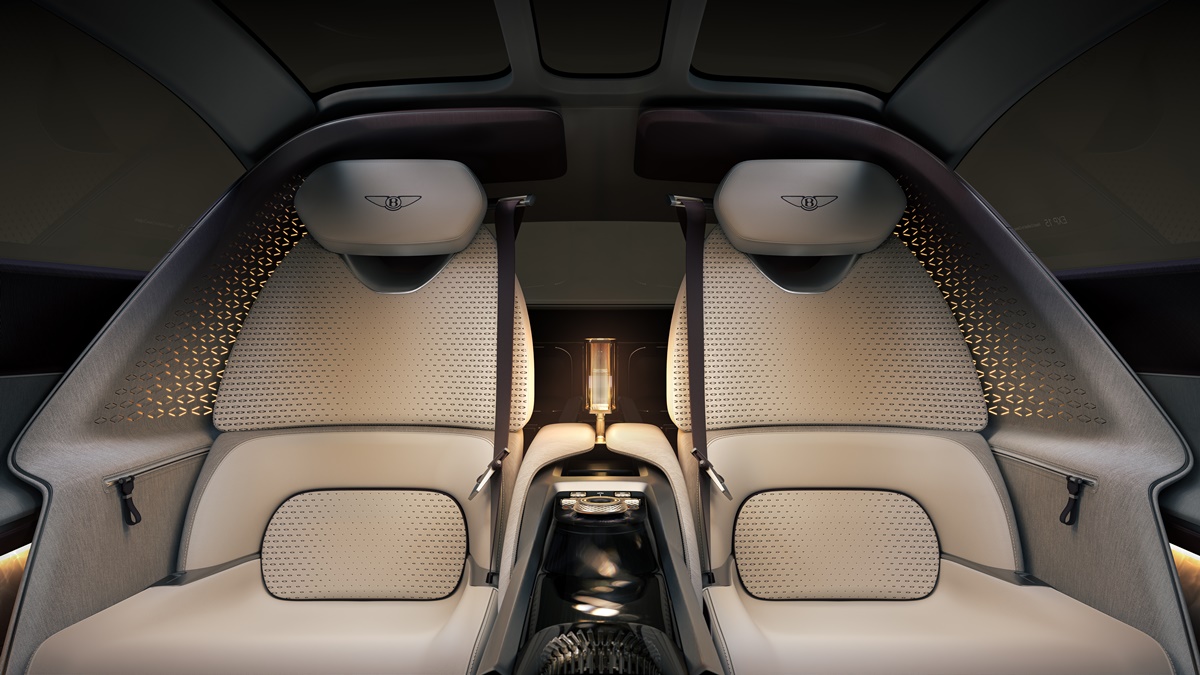 33 - EXP 15 Interior.jpg