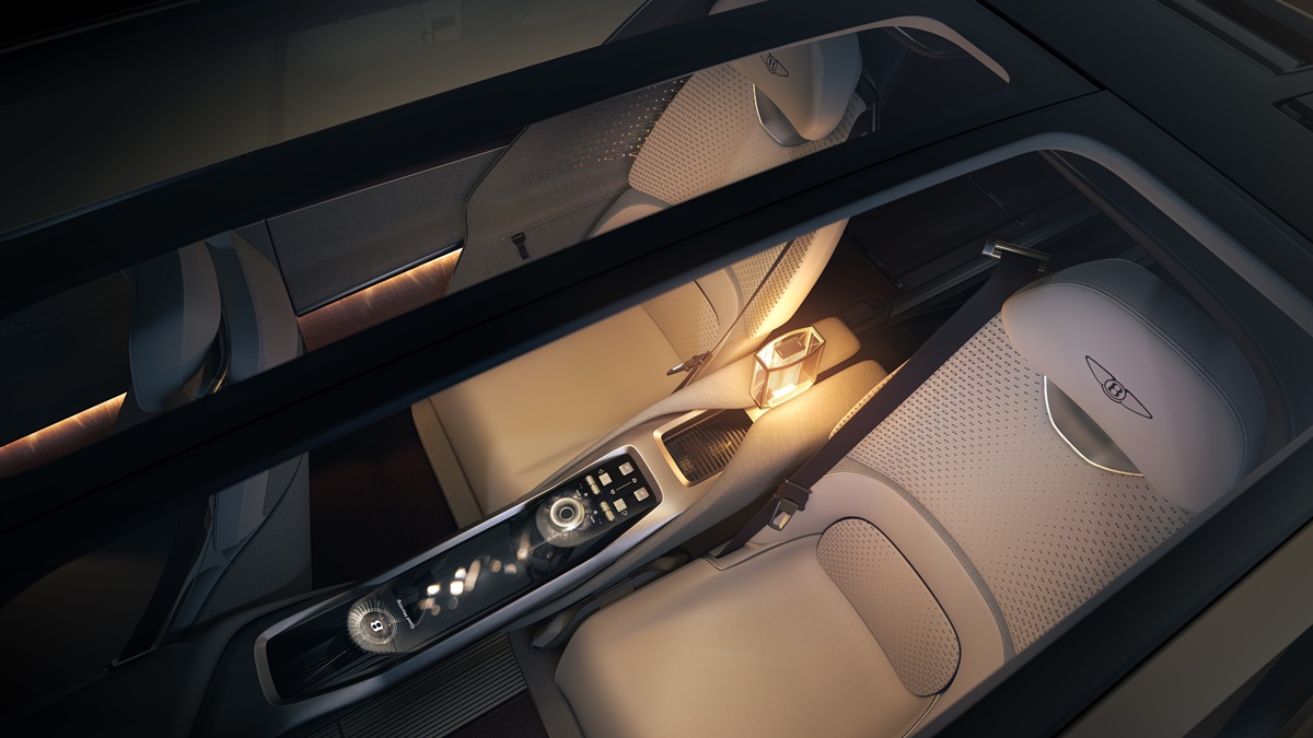 34 - EXP 15 Interior.jpg