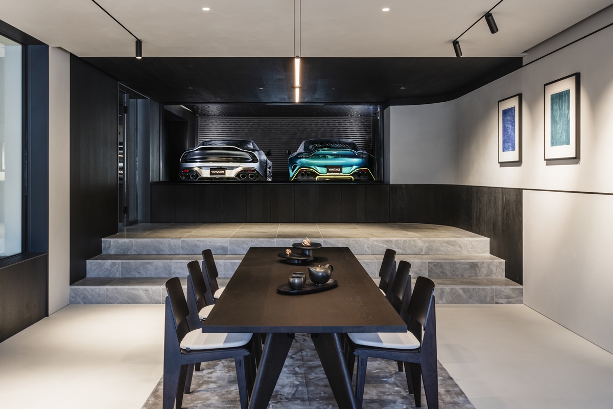 Aston_Martin_N_01_Minami_Aoyama_13.jpg