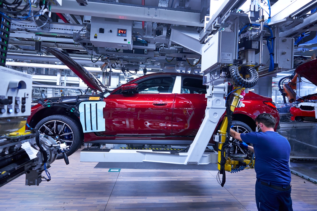 P90440381_highRes_bmw-group-plant-muni.jpg