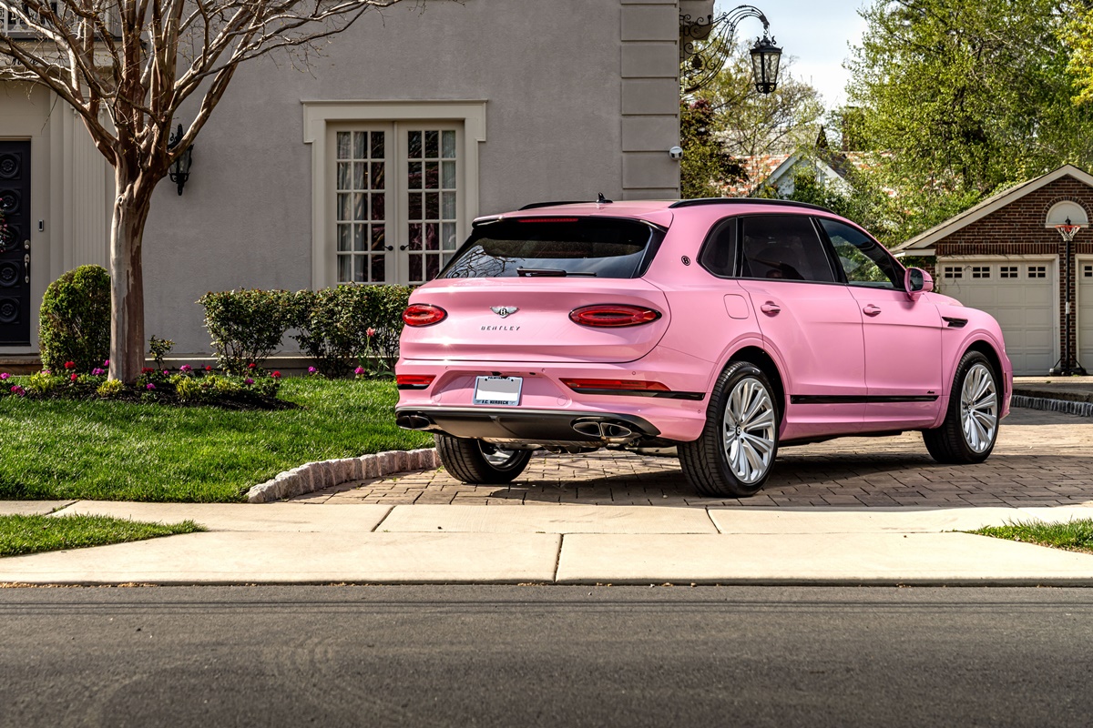 Bentayga EWB Mulliner in Candy Pink - 2.jpg
