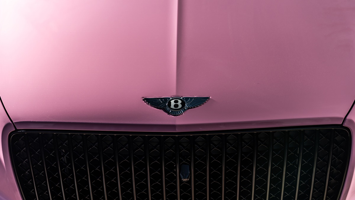 Bentayga EWB Mulliner in Candy Pink - 4.jpg
