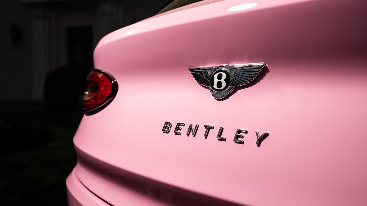 Bentayga EWB Mulliner in Candy Pink - 9.jpg