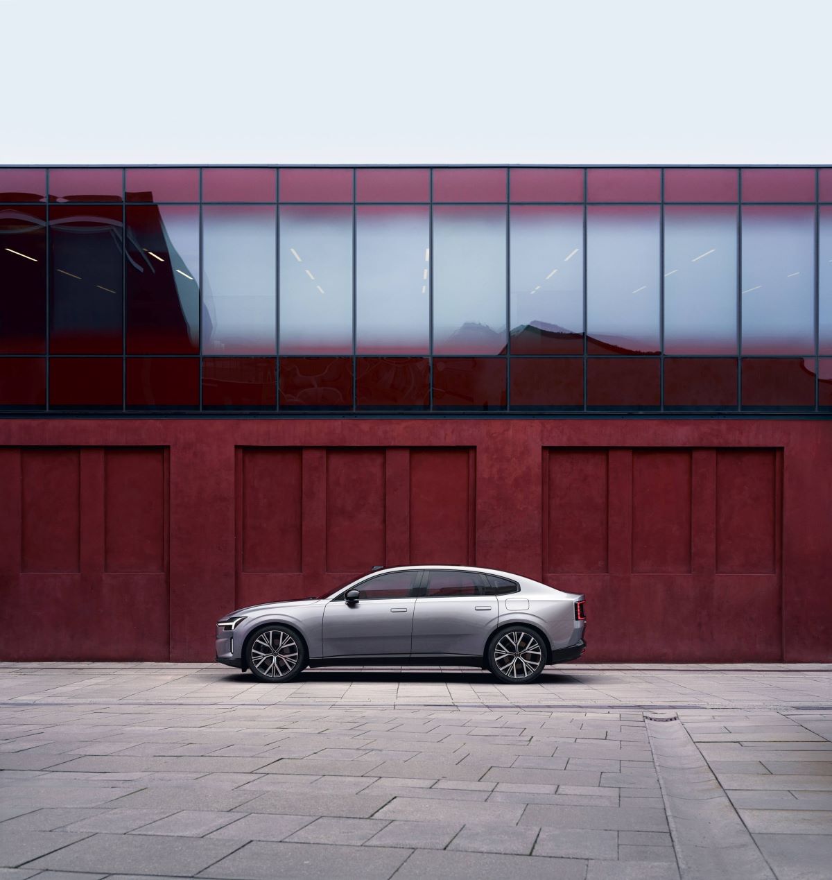 342392_Volvo_ES90_Exterior.jpg