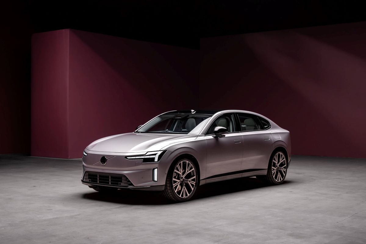 342395_Volvo_ES90_Exterior.jpg