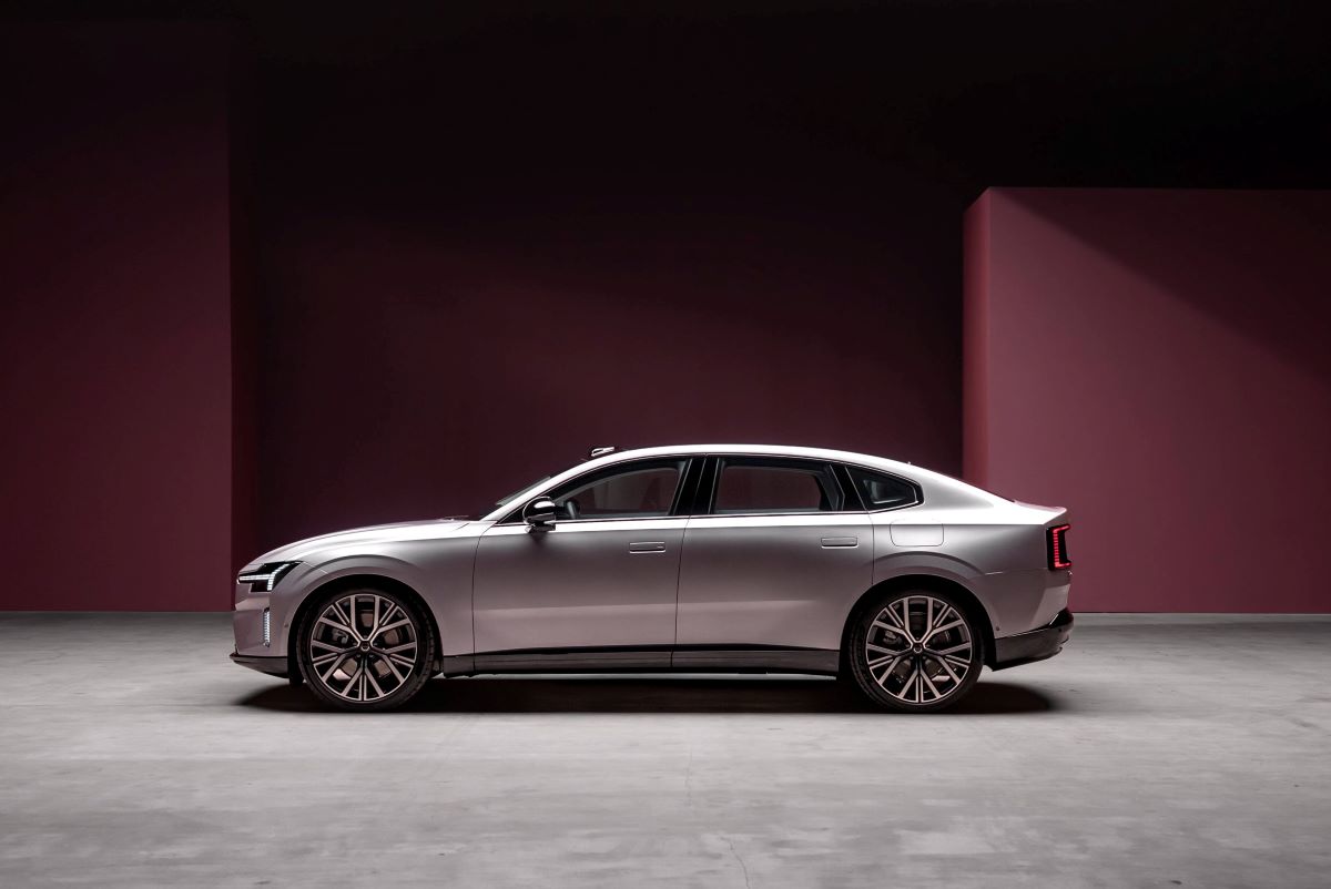 342396_Volvo_ES90_Exterior.jpg