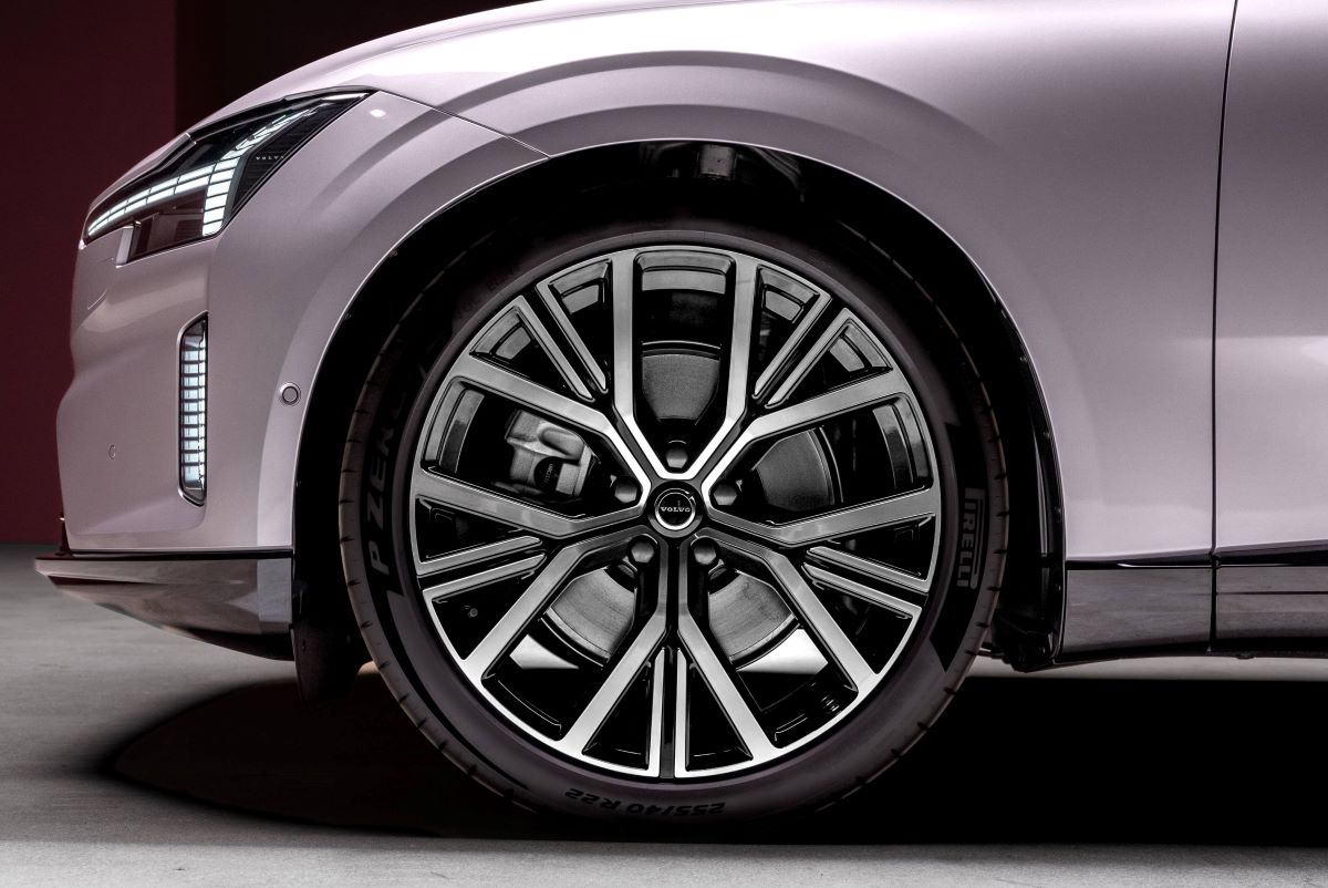 342398_Volvo_ES90_Exterior.jpg