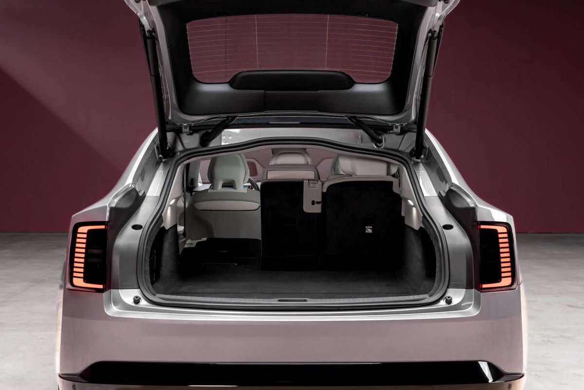 342401_Volvo_ES90_Exterior.jpg