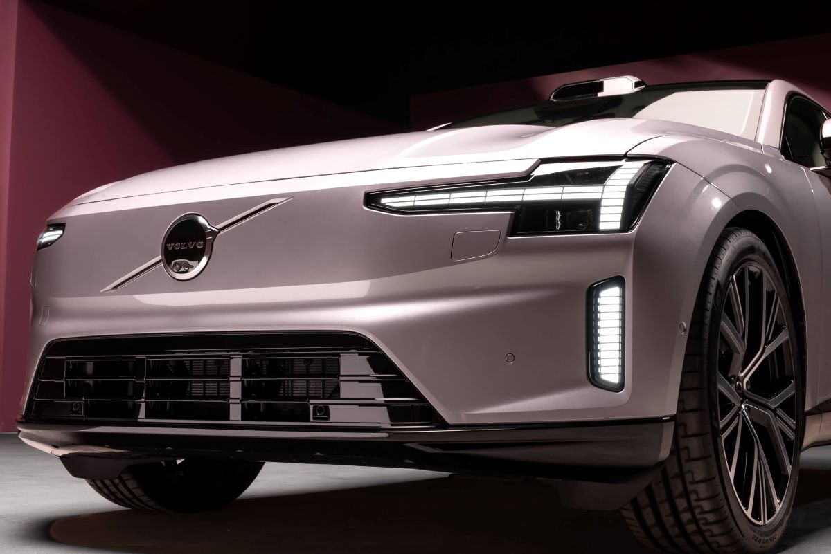 342406_Volvo_ES90_Exterior.jpg