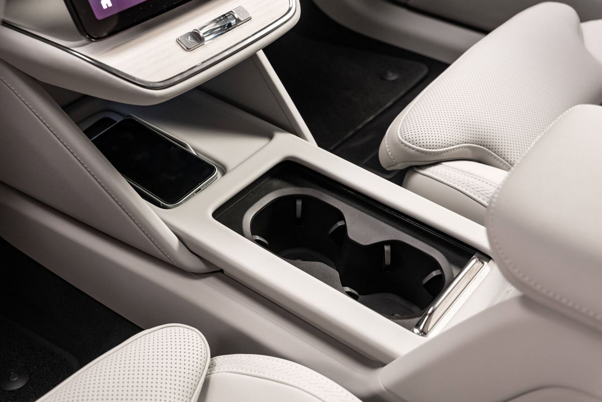 342416_Volvo_ES90_Interior.jpg