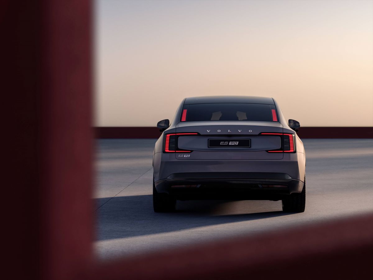 342440_Volvo_ES90_Exterior.jpg