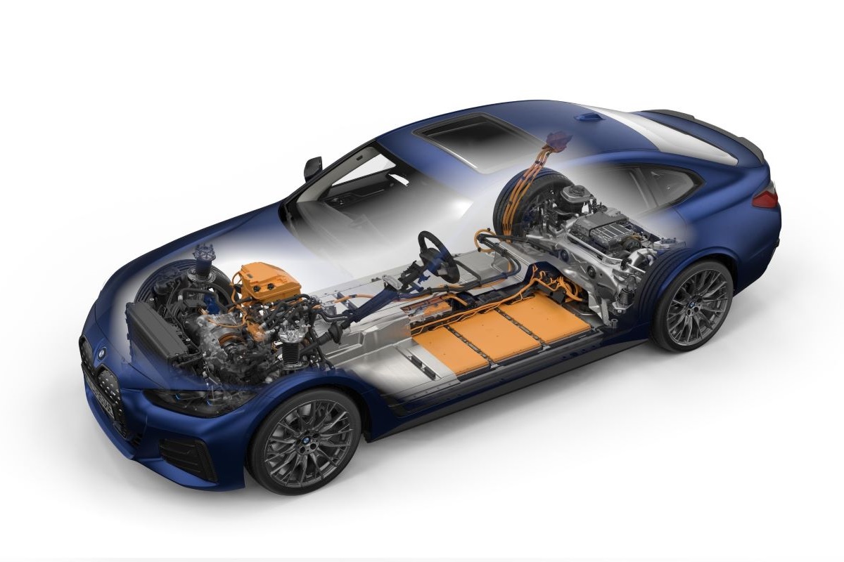P90435269_lowRes_bmw-i4-m50-9-2021.jpg
