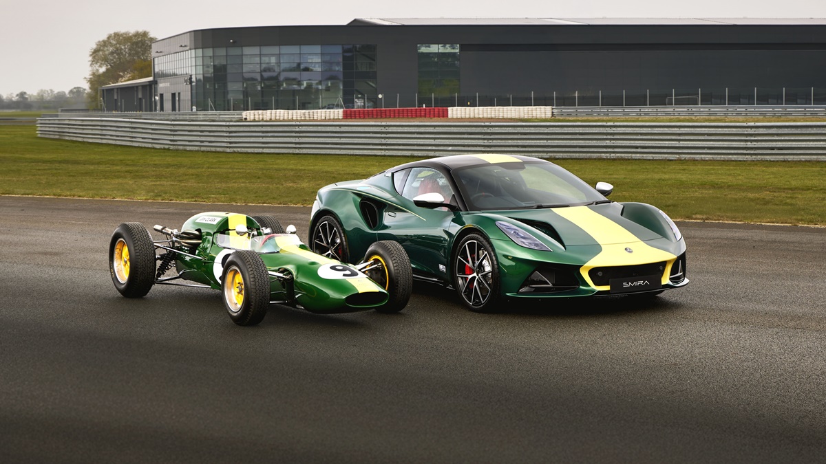 (10) Lotus-Emira-Clark-Edition-Type32-B-Static.jpg