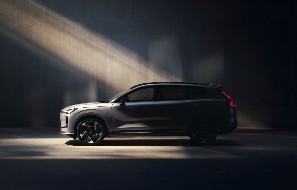 349118_New_Volvo_XC70.jpg