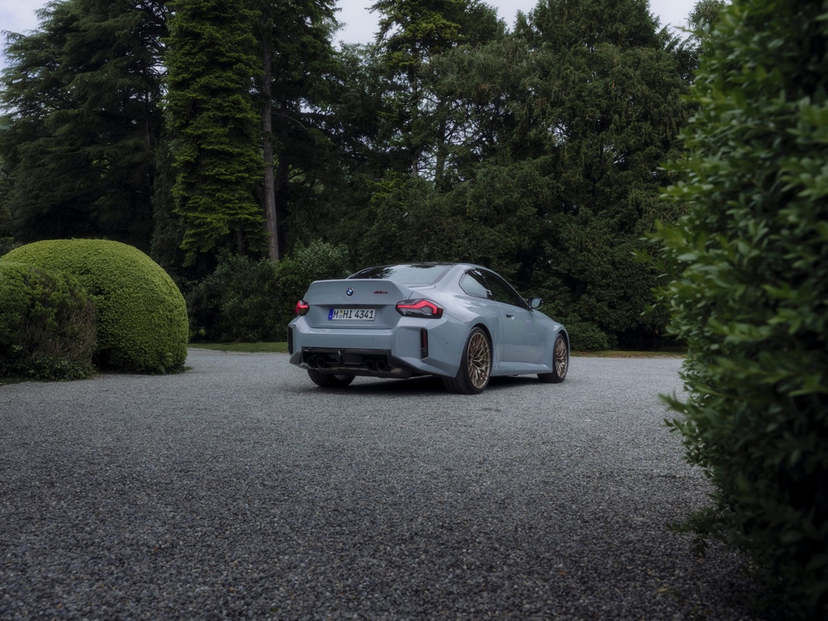 P90600965_lowRes_the-new-bmw-m2-cs.jpg