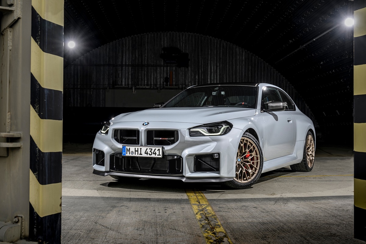P90600862_lowRes_the-new-bmw-m2-cs.jpg