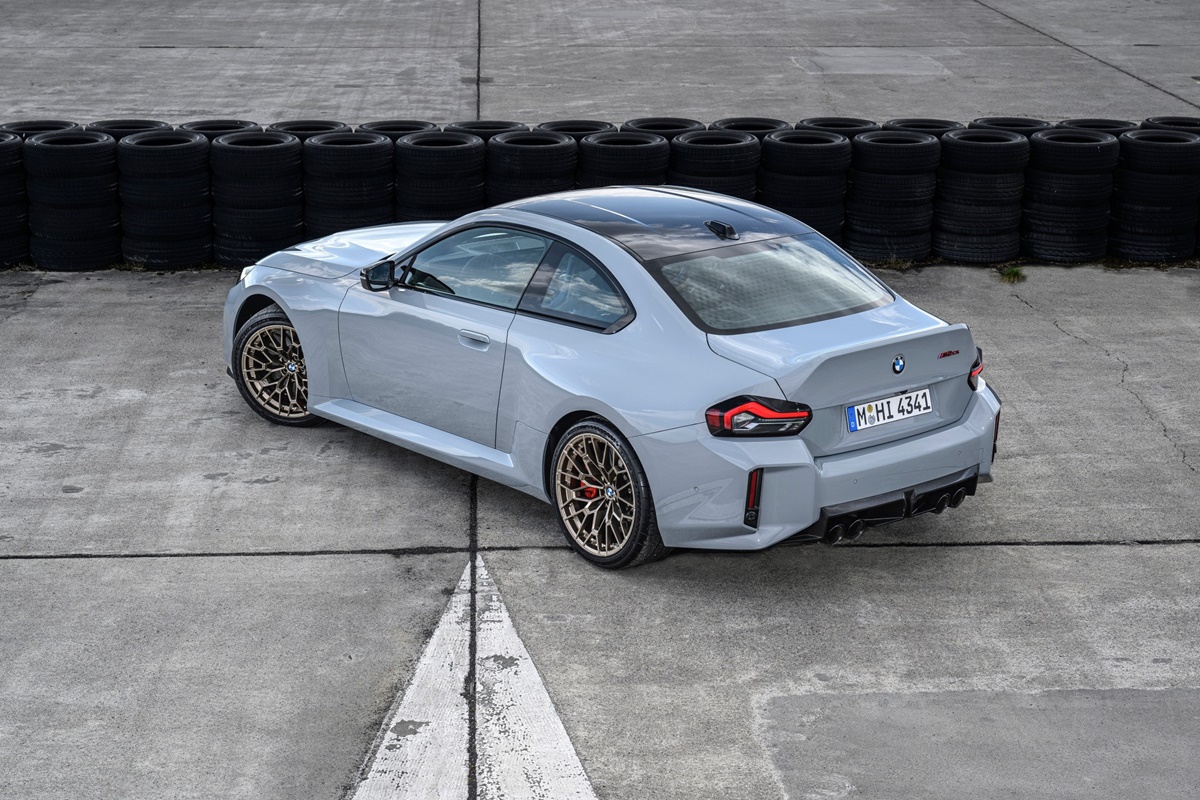 P90600875_lowRes_the-new-bmw-m2-cs.jpg