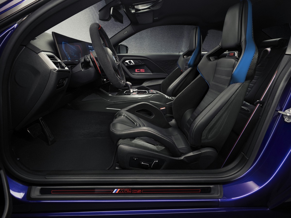 P90600917_lowRes_the-new-bmw-m2-cs.jpg