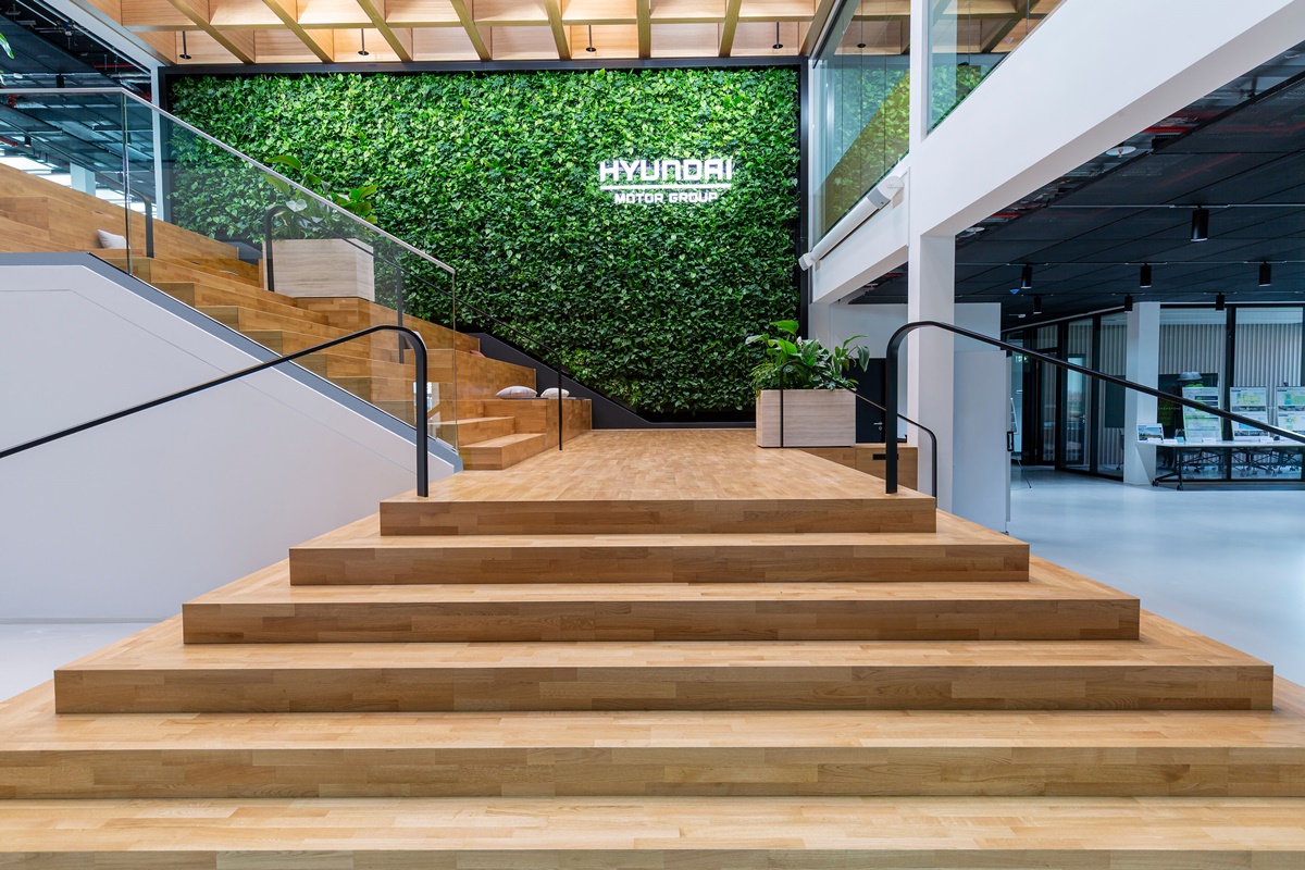 HMETC-corporate-HMETC Square Campus Lobby-highres.jpg