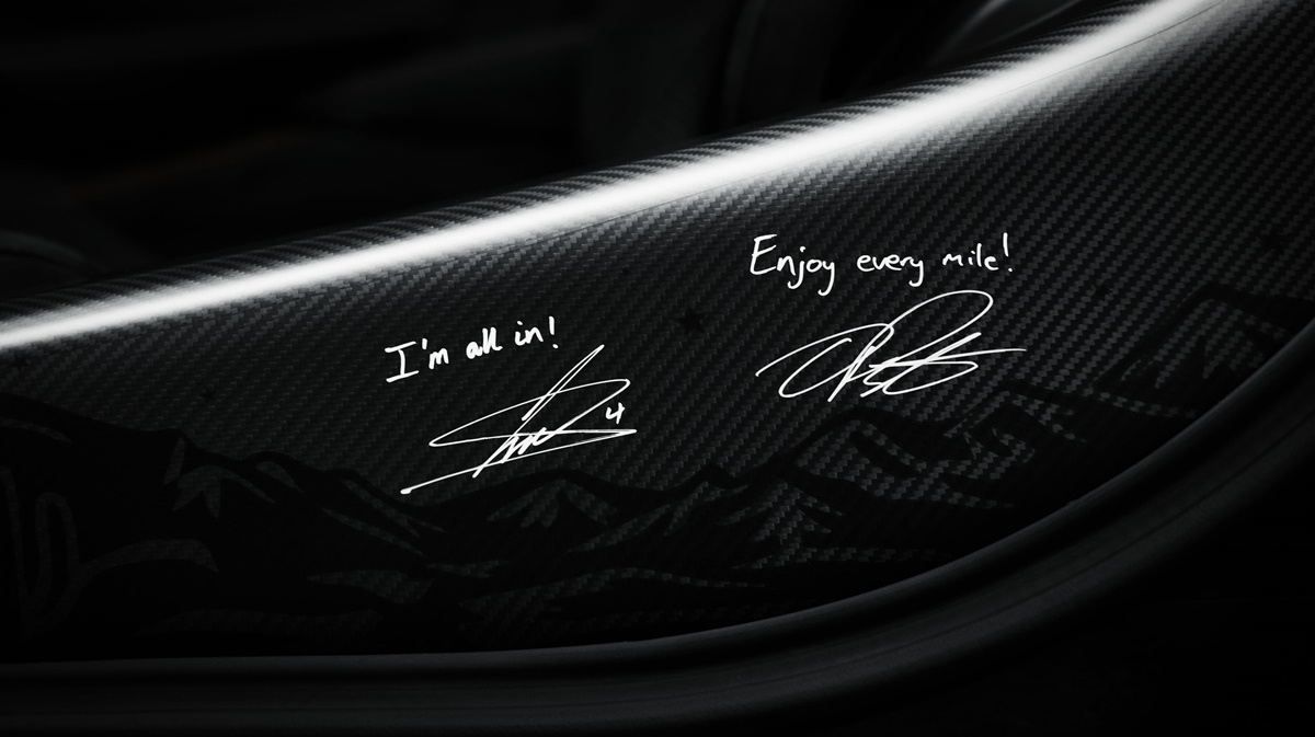18. Project Viva - McLaren F1 Driver signatures.jpg